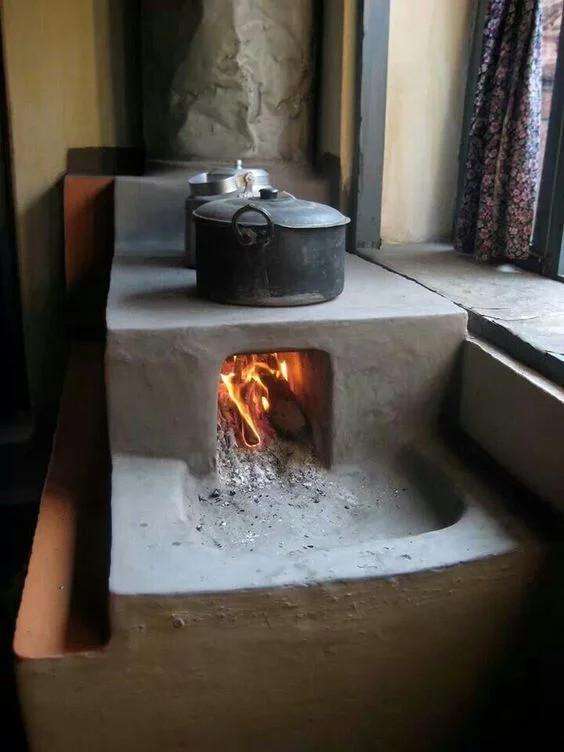 dapur tungku sederhana berbahan bakar kayu