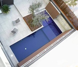 18 desain kolam renang rumah minimalis, dari ukuran mini