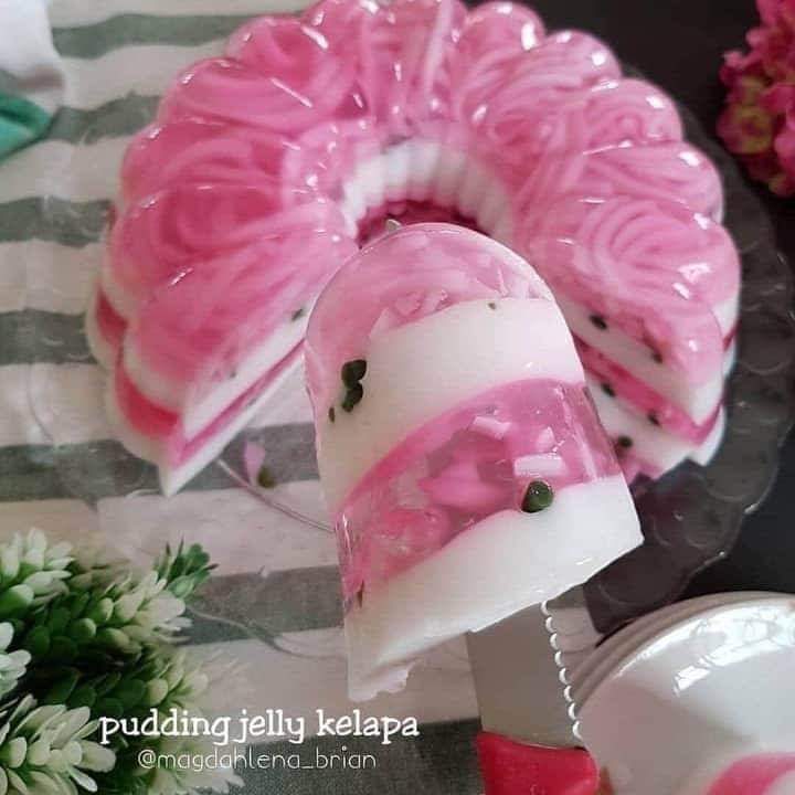 1. Pudding jelly kelapa