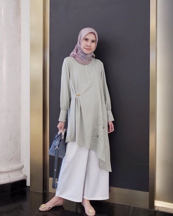 10 Model Baju Tunik Kekinian Ini Cocok Untuk Wanita Muslimah yang Ingin