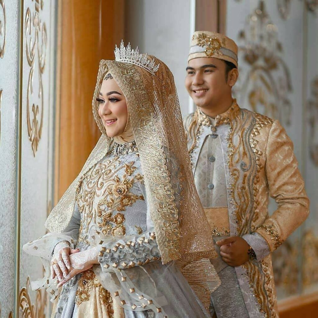 Gaun pengantin muslimah satin cocok