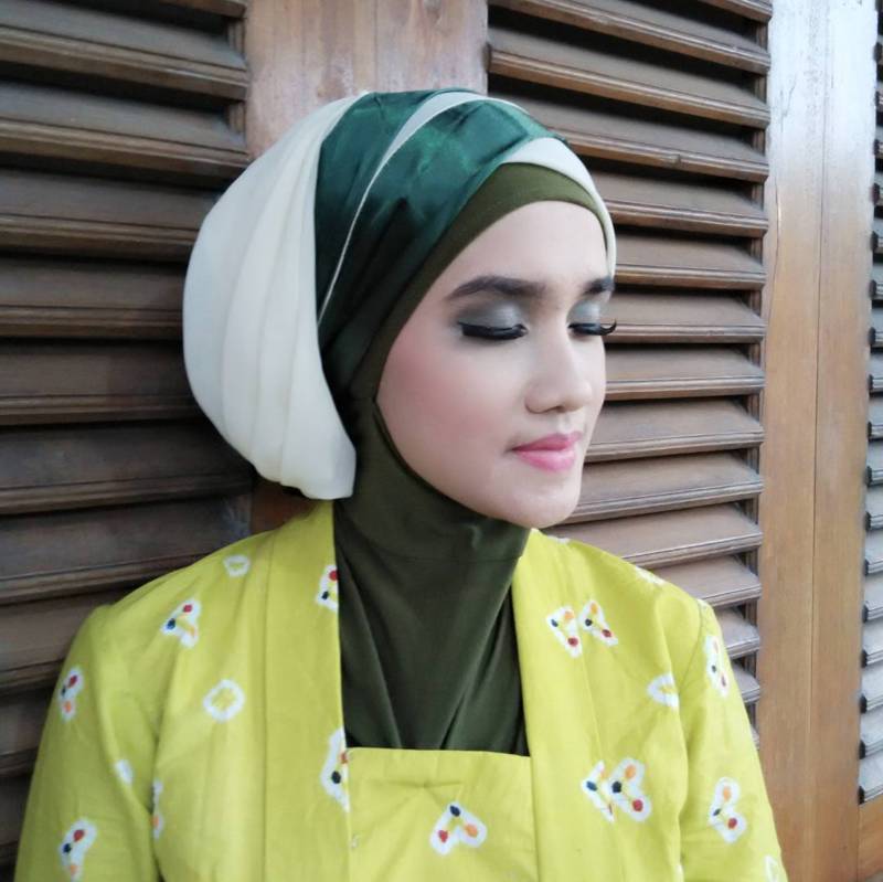 Hijab Segi Empat Rawis Simple