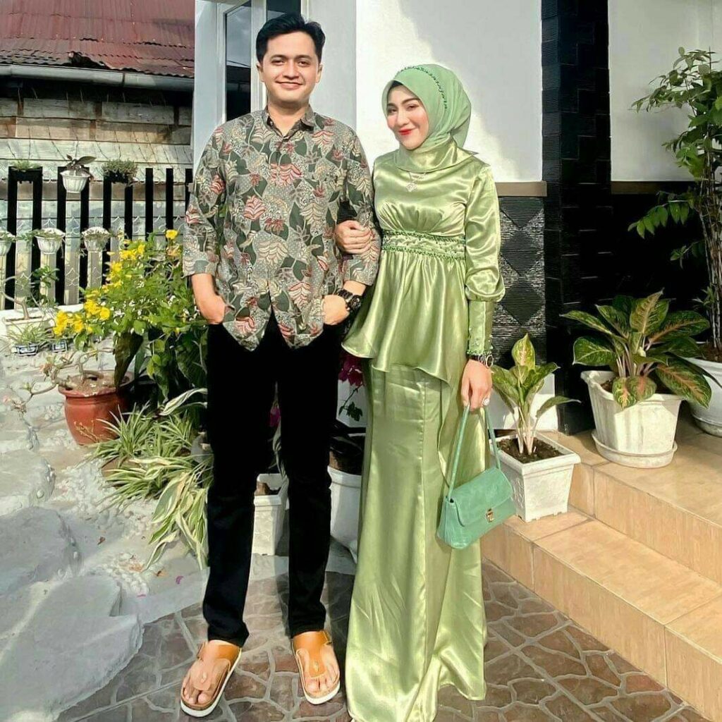 Zola Batik Couple Kebaya Brokat0A0A